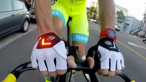 Turn-Signal-Gloves