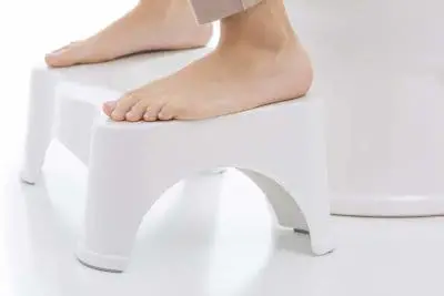 allows seniors to elevate their feet without encountering knee pain