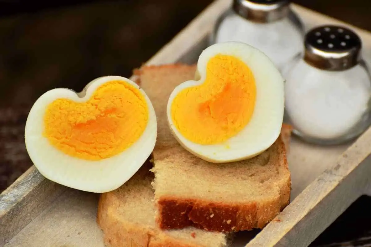 the fastest and easiest way to boil eggs